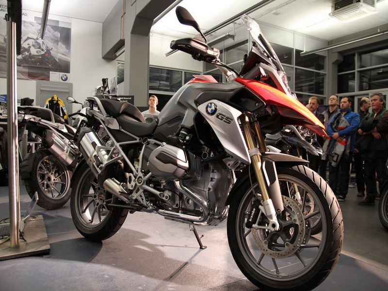 Read more about the article 2013 Motorradsaisoneröffnung bei BMW Wien